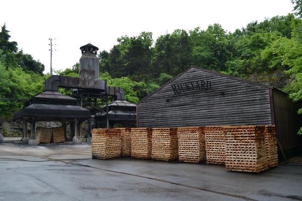 Приготовление древесного угля
