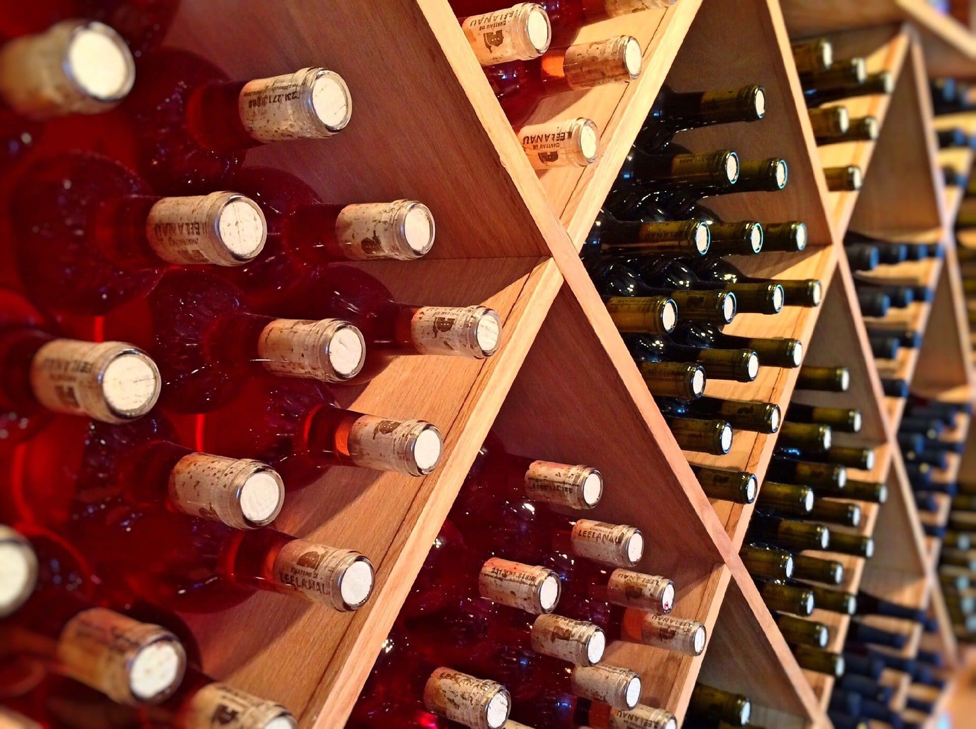 Столовые вина, созданные методом ассамбляжа, могут иметь пусть и не элегантный, но очень качественный вкус