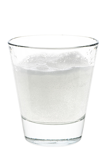 Вода стакан салфетка. Текила бум коктейль. Шот с вермутом и текилой. Коктейль текила бум картинка. Текила бум стакан объем.
