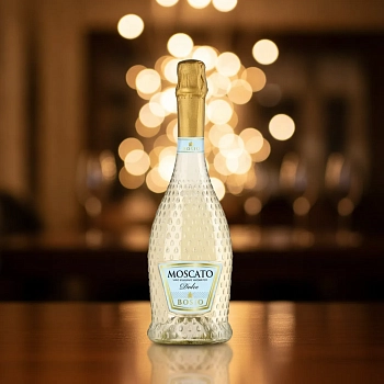 Игристое вино Bosio Moscato Spumante Dolce 0.75 л
