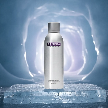 Водка Danzka Currant 0.7 л