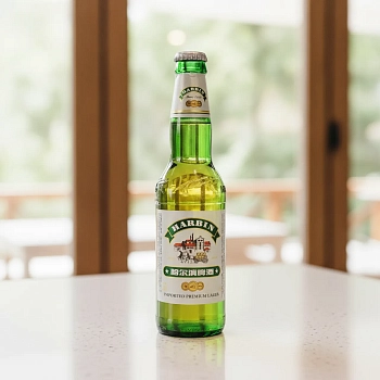 Пиво Harbin Premium Lager 0.33 л