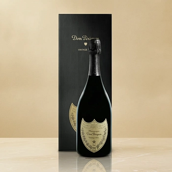Шампанское Dom Perignon, в подарочной упаковке брют 0.75 л